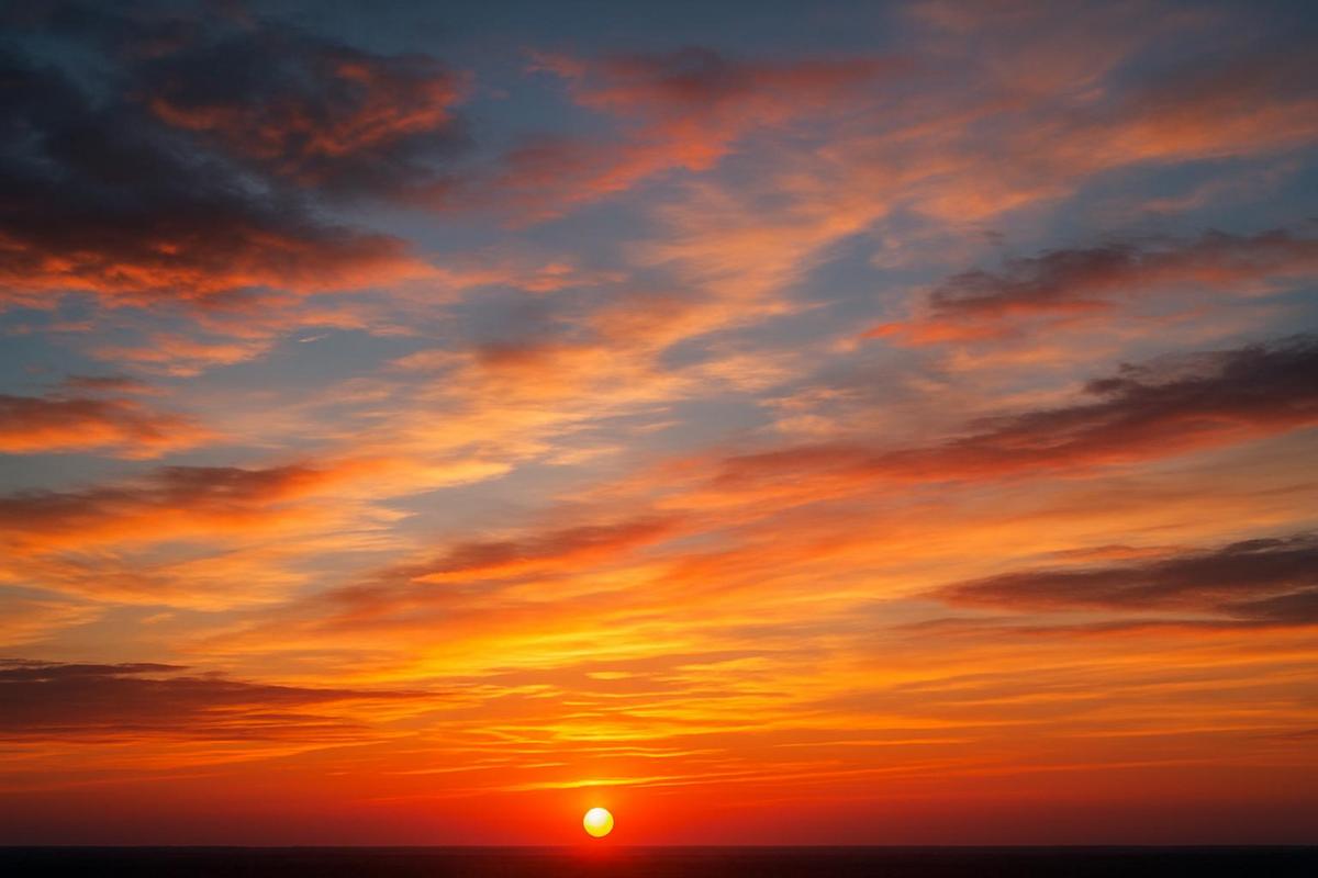 Pourquoi les couchers de soleil ne sont jamais de la même couleur ?